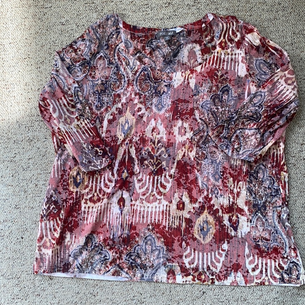 Roz & Ali 2X Top Shirt Embellished Scoop Neck 3/4 Sleeve Lightweight Abstract